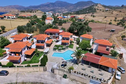 Yakinthos Garden in Skoutaros — foto 2