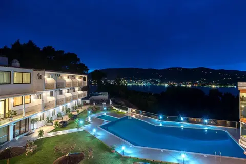 Hotel Punta in Καλύβια — foto 3