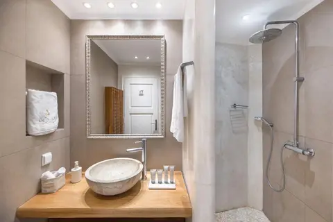 Aqua Luxury Suites in Ρόδα — foto 28
