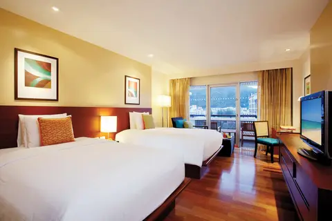 Radisson RED Phuket Patong Beach in Patong Beach, Kathu — foto 5