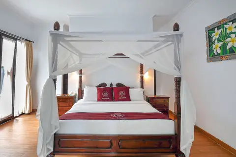 Hotel Puri Saron Seminyak in Kuta — foto 14