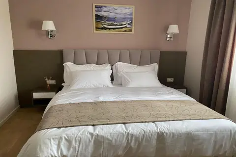 Doanesia Premium Hotel & Spa in Tirana — foto 4