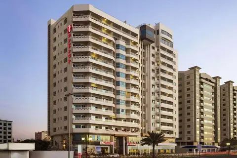Ramada by Wyndham Beach Hotel Ajman in Ajman — foto 2