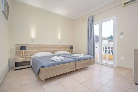 Trabukos Beach Complex in Δημοτική Ενότητα Λευκιμμαίων — foto 4