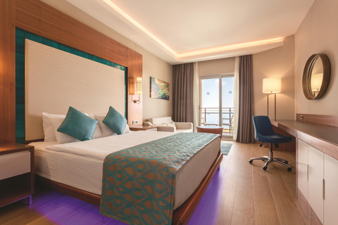 Hotel Ramada & Suites by Wyndham Kusadasi foto 13