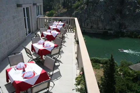 Villa Dvor in Omiš — foto 9