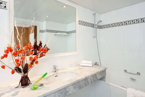 Hotel de la Jatte in Neuilly-sur-Seine — foto 5