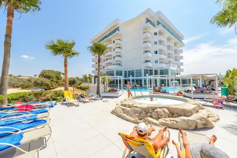 Tasia Maris Seasons Hotel in Ayia Napa — foto 2