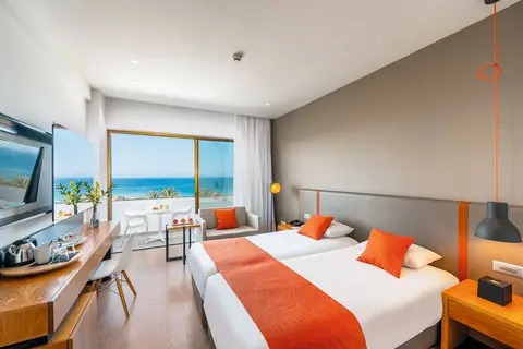 Crystal Springs Beach Hotel in Παραλίμνι — foto 4