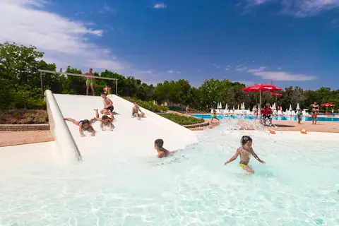Camping hu Montescudaio Village in Montescudaio, foto 15