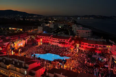 Ushuaïa Ibiza Beach Hotel & The Unexpected Ibiza Hotel in Sant Jordi de ses Salines — foto 17