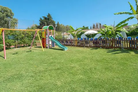 Globales Pueblo Andaluz in San Pedro de Alcántara — foto 13