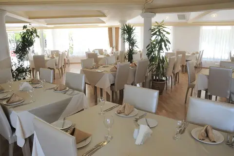 Riverside Garden Resort in Alsancak — foto 6
