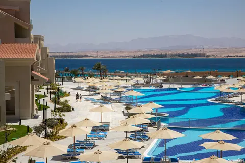 SRNTY Sahl Hasheesh in Arrivals Piazza — foto 20