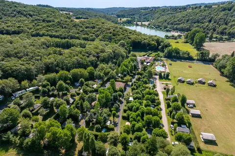 Camping Le Pont De Mazerat in Marcillac-Saint-Quentin — foto 9