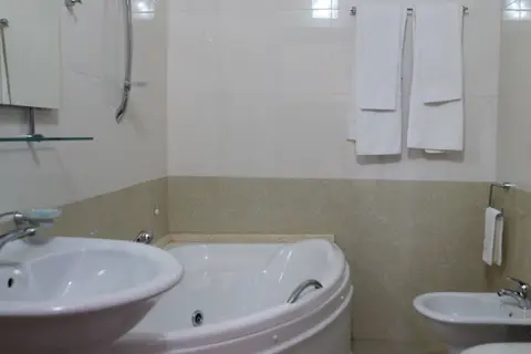 Hotel New York in Vlora — foto 11