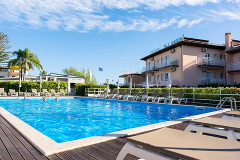 TIME TO SMILE Appartementen Villa Giardini in Giardini Naxos