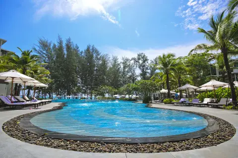 Holiday Inn Resort Phuket Mai Khao Beach in ศรีสุนทร — foto 11