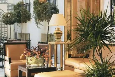 Rochester Champs Elysees in Parijs — foto 9