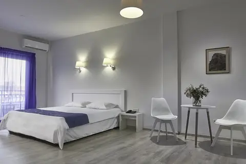 Mikes Kanarium City Hotel in Larnaca — foto 10