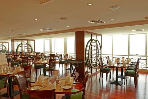 Golden Tulip Sharjah in Sharjah — foto 6