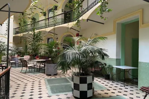 Peninsular in Barcelona — foto 3