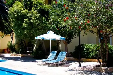 Sunrise Hotel & Apartments in Aνω Ρoδάκινo — foto 10
