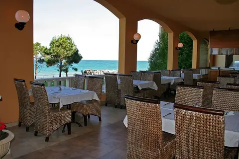 Riviera Beach in Ривиера — foto 19