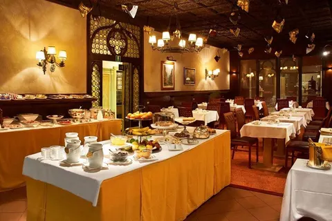 Saturnia & International foto 4