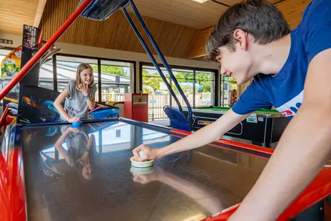 Camping Les Jardins Du Morbihan in Monterblanc — foto 32