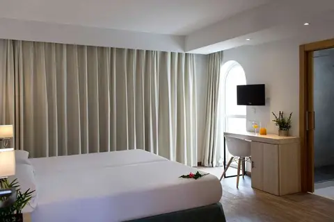 Hotel Occidental Torremolinos Playa in Torremolinos — foto 29