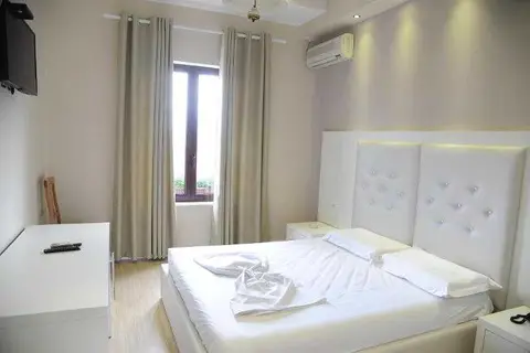 Univers Hotel in Elbasan — foto 11