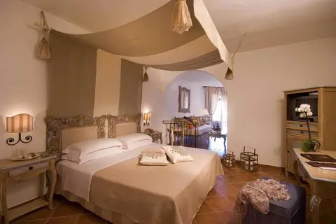 Colonna Grand Hotel Capo Testa in Santa Teresa Gallura — foto 26