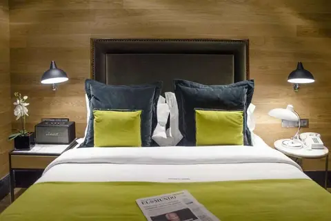Brown's Central Hotel in Almada — foto 22