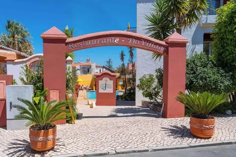 Costa d'Oiro Ambiance Village in Lagos — foto 11