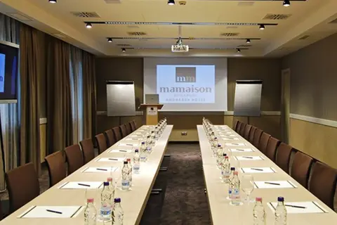 Mamaison Hotel Andrassy Budapest in Boedapest — foto 6