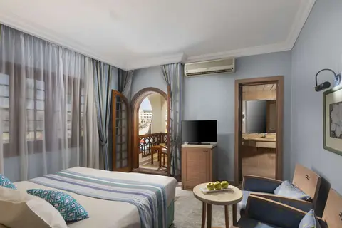Royal Lagoons Resort & Aqua Park in الهضبه — foto 19