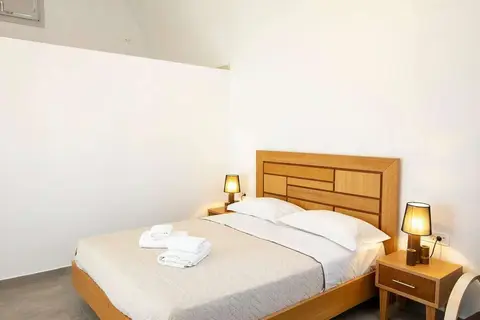 Petra Aqua Villa in Perissa, foto 3
