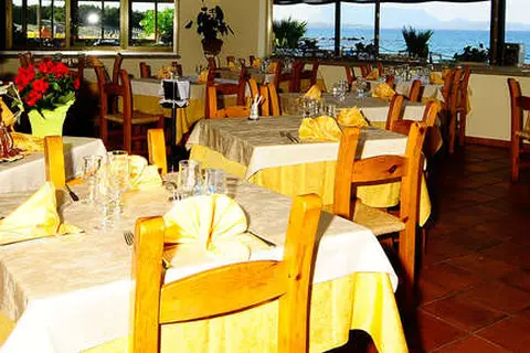 Hotel L'Esagono in San Teodoro — foto 18