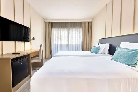 Hotel TRYP by Wyndham Lisboa Caparica Mar in Costa da Caparica — foto 30