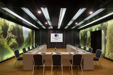 Doubletree by Hilton Lisbon - Fontana Park in Almada — foto 25