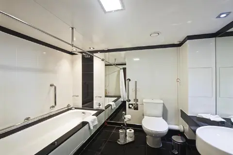 Leonardo Royal Hotel London Tower Bridge in Londen — foto 4