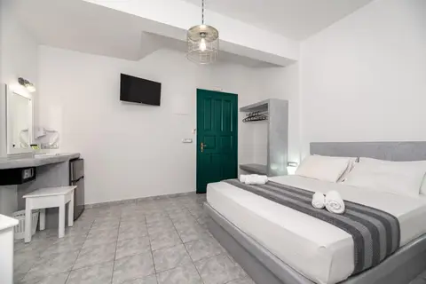 Villa Anemomilos Perissa in Santorini Sky, Luxury Resort