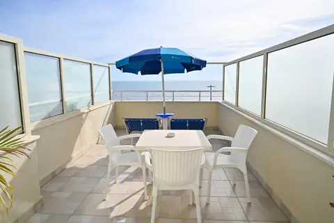 Hotel Zanzi in Durres — foto 13