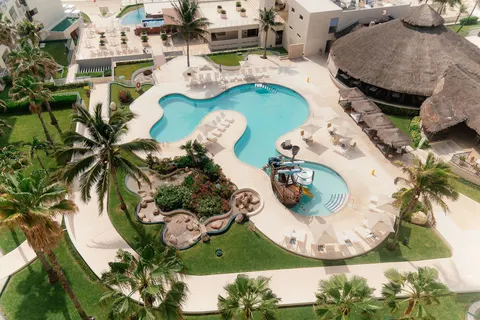 Emporio Cancun in La Organica