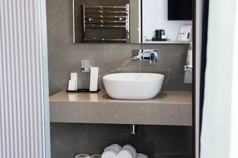 Demi Hotel in Saranda — foto 18