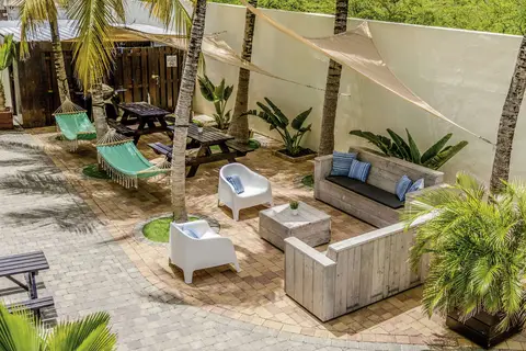 Dolphin Suites Hotel in Willemstad — foto 9
