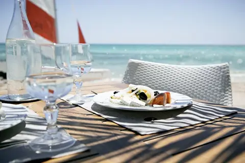 ROBINSON Cyprus in Alaminos — foto 24