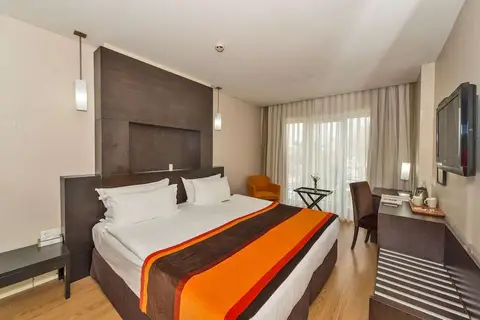 Beyaz Saray in Fatih — foto 17