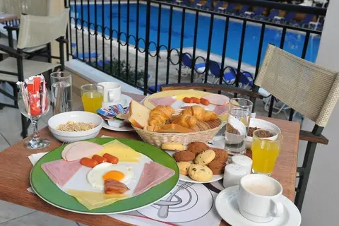 CNic Hellinis Hotel in Korfoe — foto 18